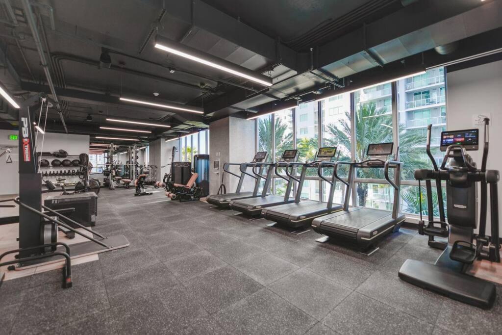 Stylish Stay In The Heart Of Miami - Walk To Bayside & Bayfront Park ميامي المظهر الخارجي الصورة